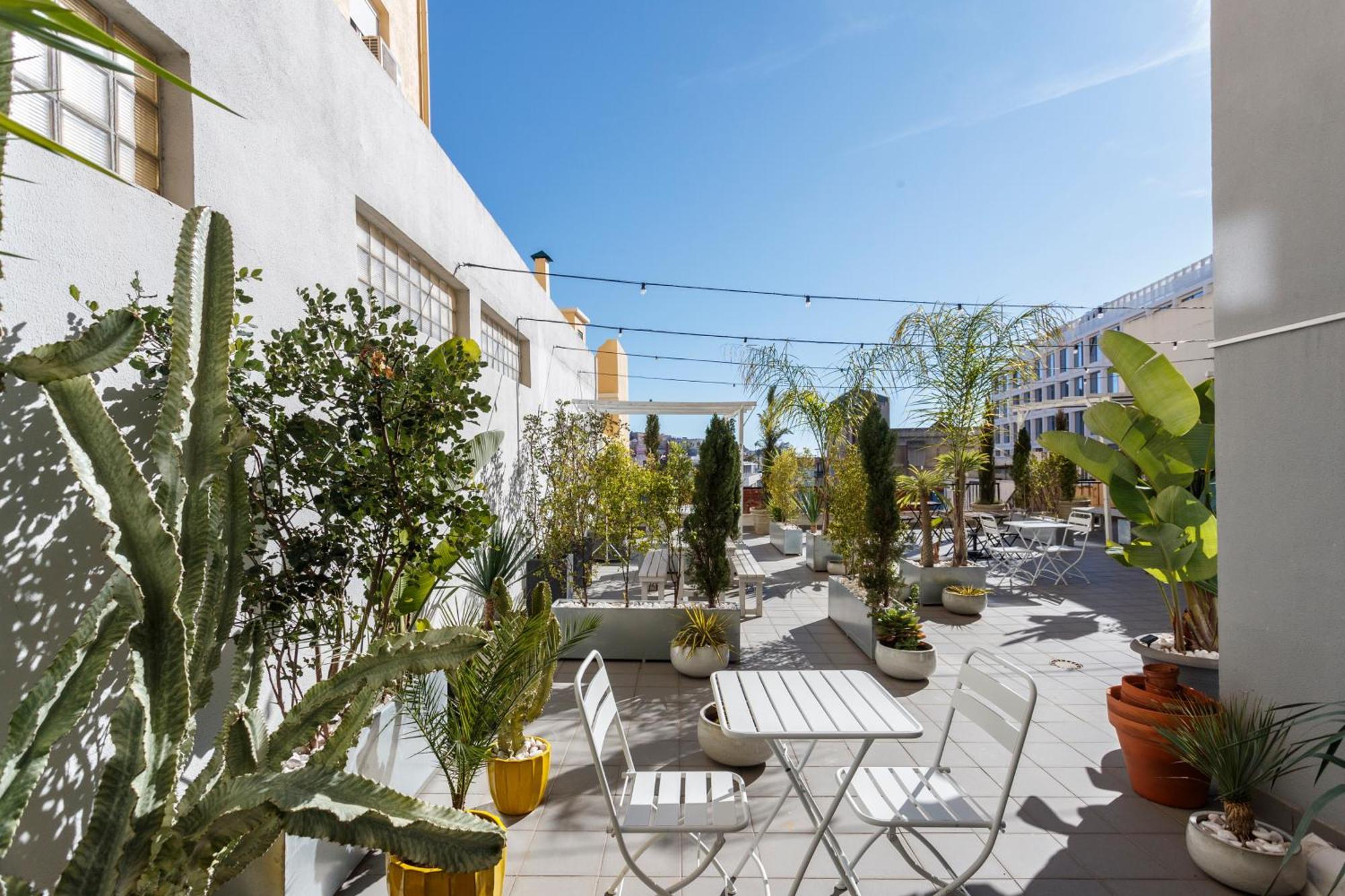 Apartment Cosmopolitan Comfort In 4a- By Misha's Place Lisbon