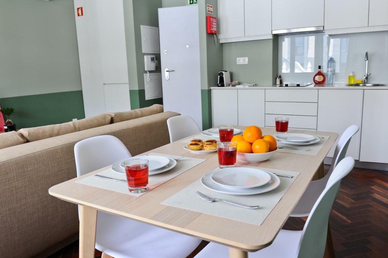 Apartment Cosmopolitan Comfort In 4a- By Misha's Place *
